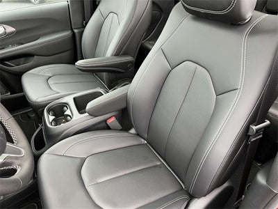 2025 Chrysler Pacifica PACIFICA SELECT AWD