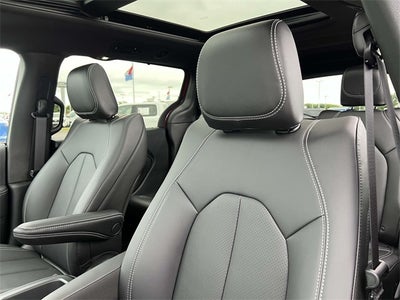 2025 Chrysler Pacifica PACIFICA SELECT AWD