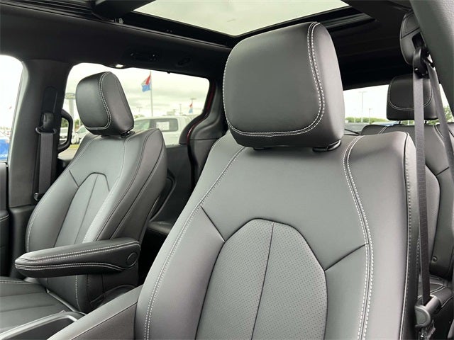 2025 Chrysler Pacifica PACIFICA SELECT AWD