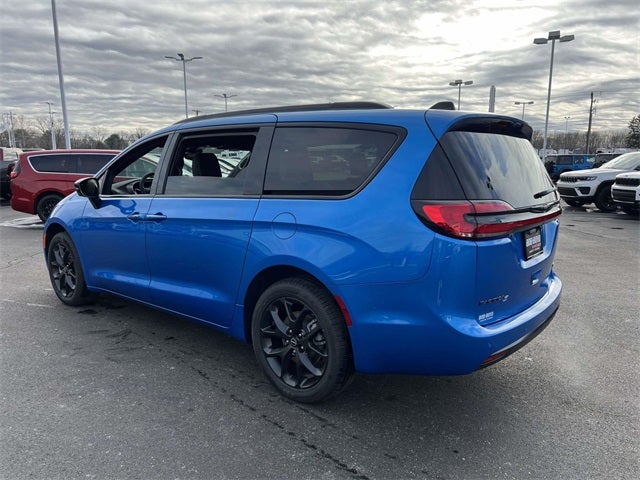 2026 Chrysler Pacifica PACIFICA SELECT AWD