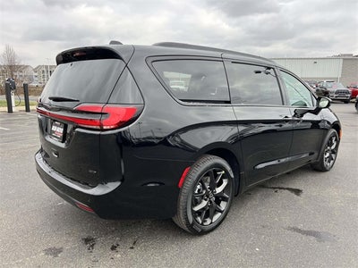 2026 Chrysler Pacifica PACIFICA SELECT AWD