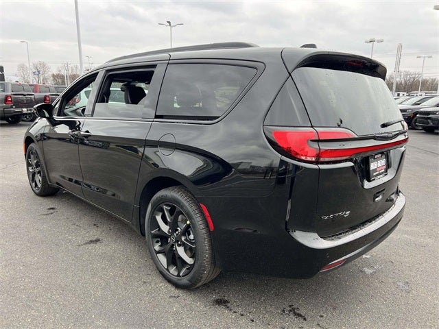 2026 Chrysler Pacifica PACIFICA SELECT AWD