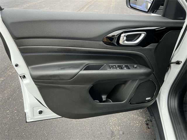 2025 Jeep Compass COMPASS LIMITED 4X4