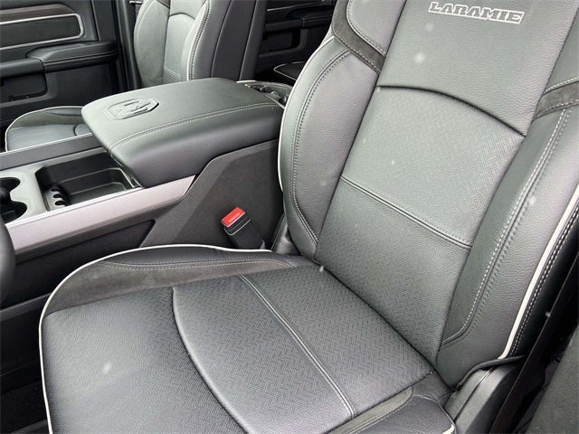 2026 RAM Ram 3500 RAM 3500 LARAMIE MEGA CAB 4X4 6'4' BOX