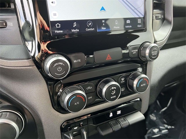 2022 RAM 2500 Tradesman Crew Cab 4x4 8' Box