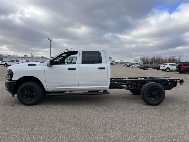 2026 RAM Ram 3500 Chassis Cab RAM 3500 TRADESMAN CREW CAB CHASSIS 4X4 60' CA