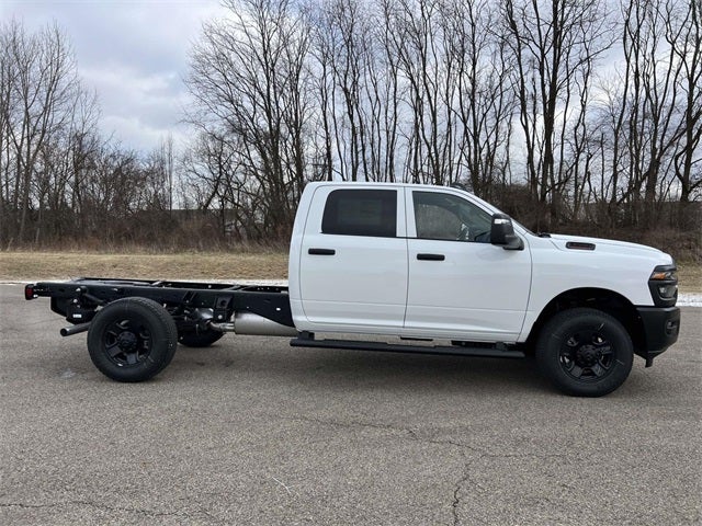 2026 RAM Ram 3500 Chassis Cab RAM 3500 TRADESMAN CREW CAB CHASSIS 4X4 60' CA