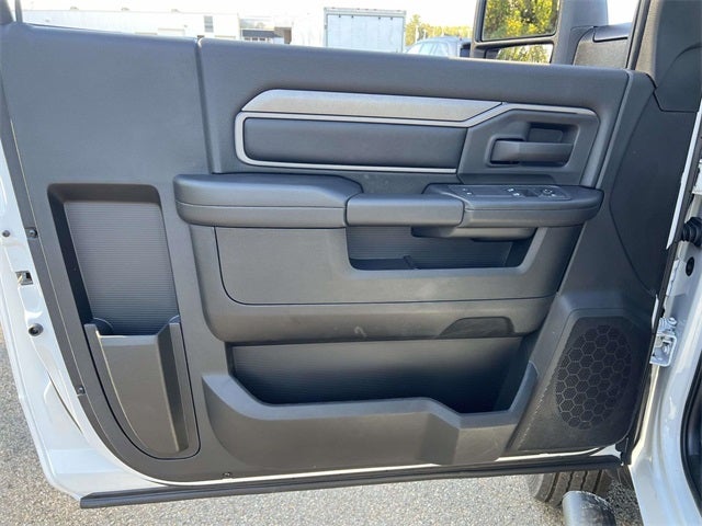 2026 RAM Ram 5500 Chassis Cab RAM 5500 TRADESMAN CHASSIS REGULAR CAB 4X4 84' CA