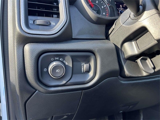 2026 RAM Ram 5500 Chassis Cab RAM 5500 TRADESMAN CHASSIS REGULAR CAB 4X4 84' CA