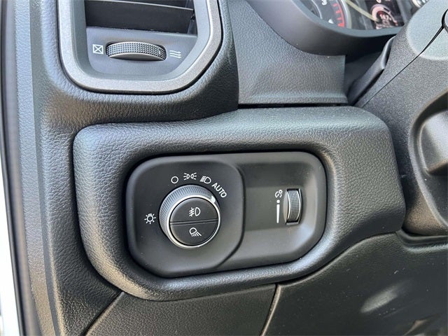 2026 RAM Ram 5500 Chassis Cab RAM 5500 TRADESMAN CHASSIS CREW CAB 4X4 84' CA