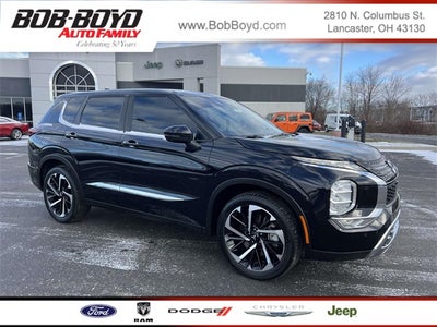 2022 Mitsubishi Outlander Base