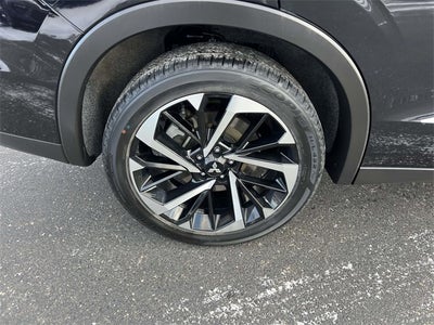 2022 Mitsubishi Outlander Base