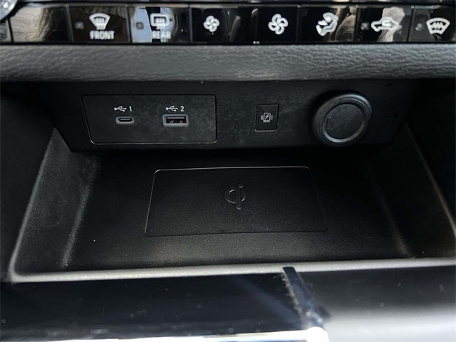 2022 Mitsubishi Outlander Base