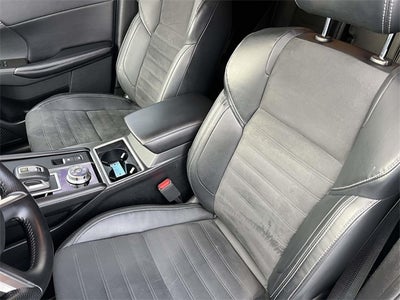 2022 Mitsubishi Outlander Base