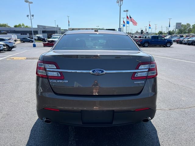 2016 Ford Taurus SE