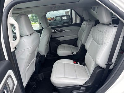 2025 Ford Explorer Platinum