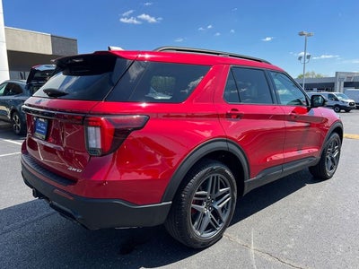 2025 Ford Explorer ST-Line
